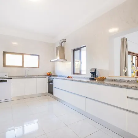 Villa Perola - Conforto E Lazer Com Piscina Aquecivel E Bbq Em Albufeira